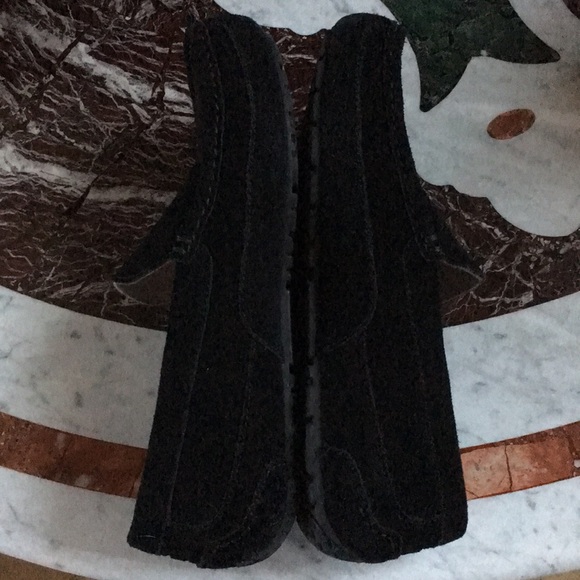 UGG Slip-on/Loafers Black Leather Brand NWT - Picture 4 of 6